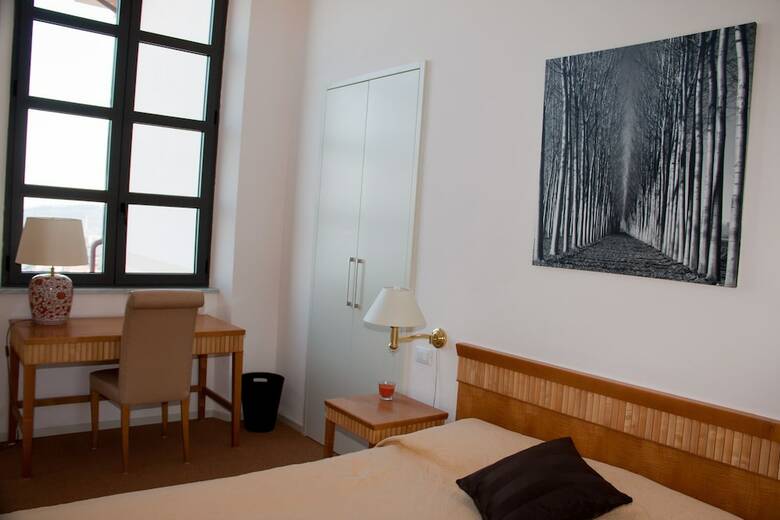 Miramare Apartments & Suites
