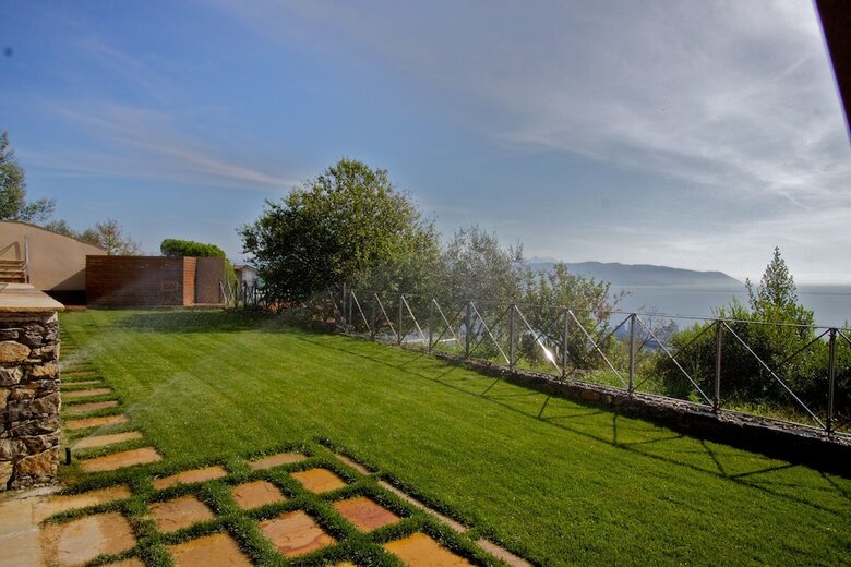 Miramare Apartments & Suites