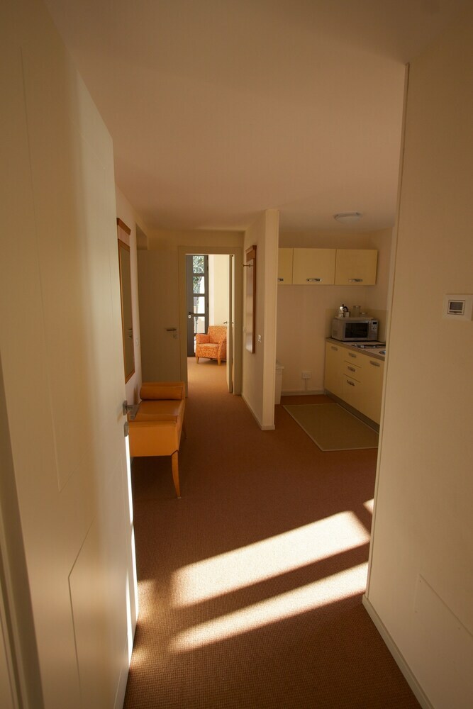 Miramare Apartments & Suites