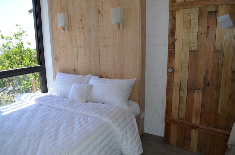 Cabins By Eco Hotel Tagaytay