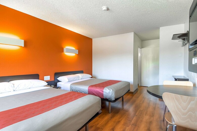 Motel 6 Carlsbad - Village