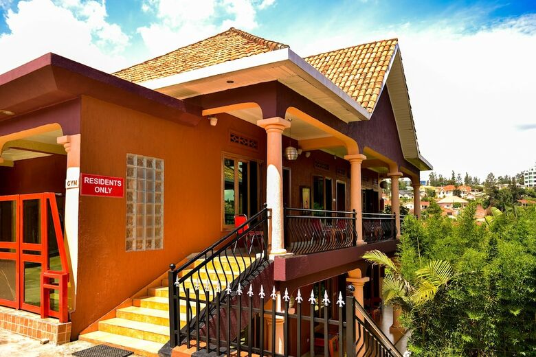 Cari Hotel