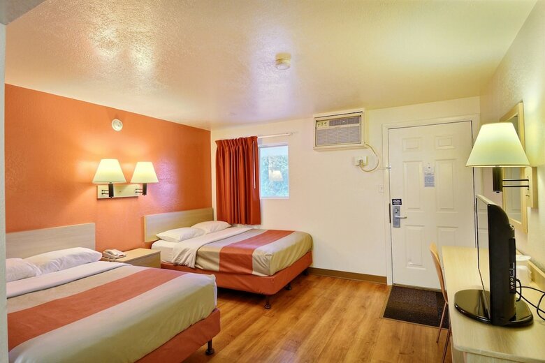 Motel 6 Brattleboro
