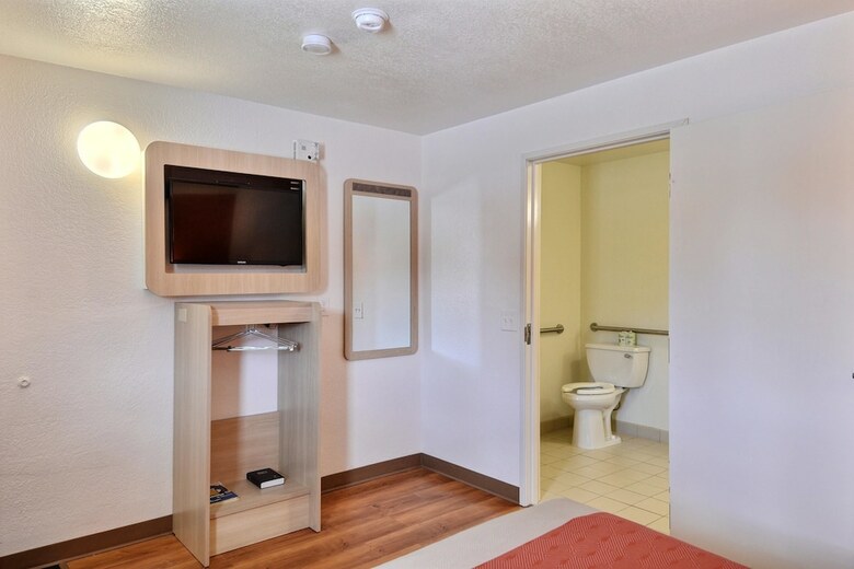 Motel 6 Brattleboro