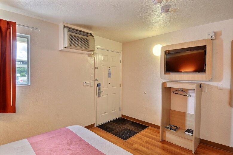 Motel 6 Brattleboro