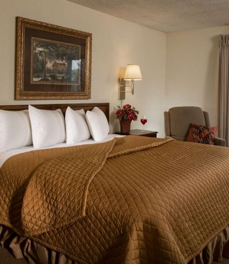 Hotel Foothills Inn