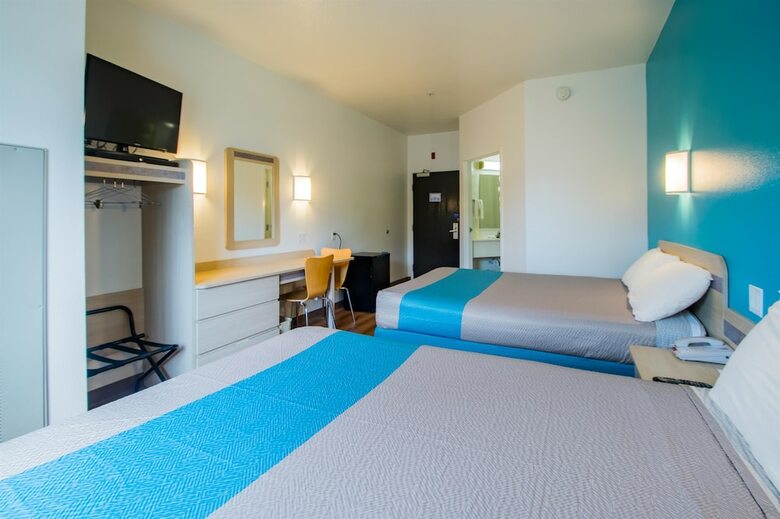 Motel 6 Portland North