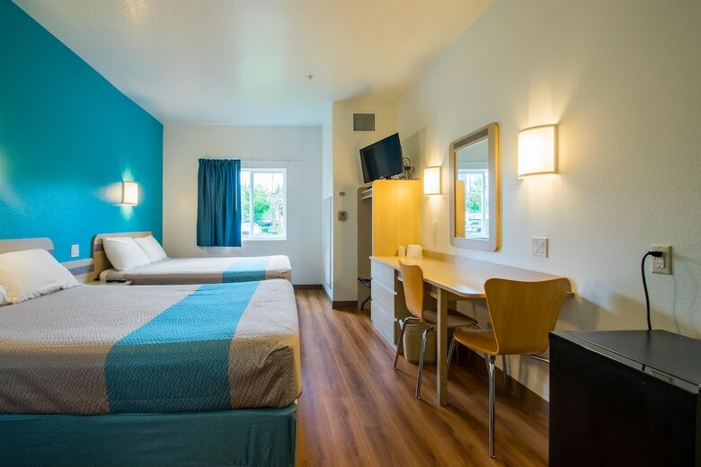Motel 6 Portland North