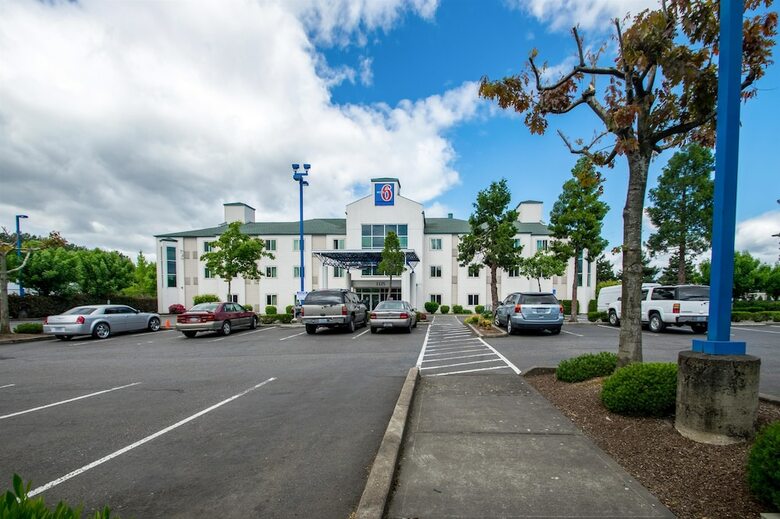 Motel 6 Portland North