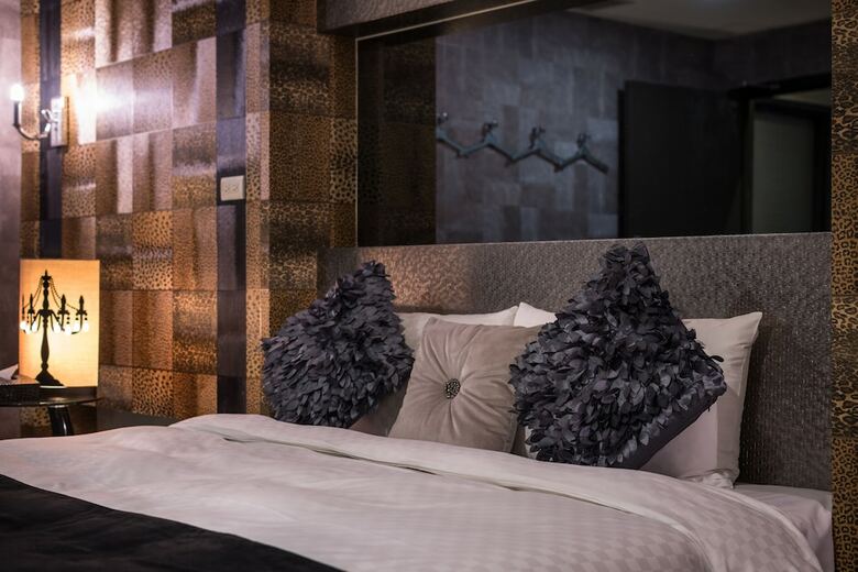 Walker Hotel Sanchong Zhengyi Branch