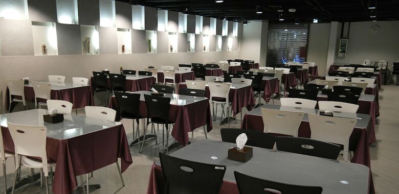 Walker Hotel Sanchong Zhengyi Branch
