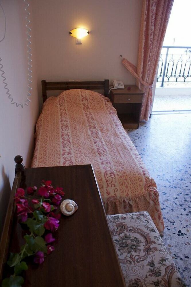 Anetis Beach Hotel