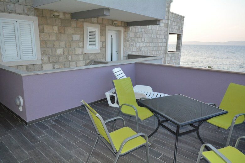 Dubas Apartments