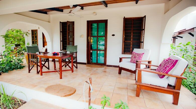 Hotel Flame Tree Cottages