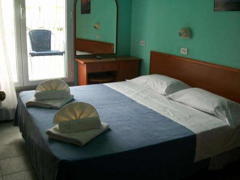 Hotel Blue Moon