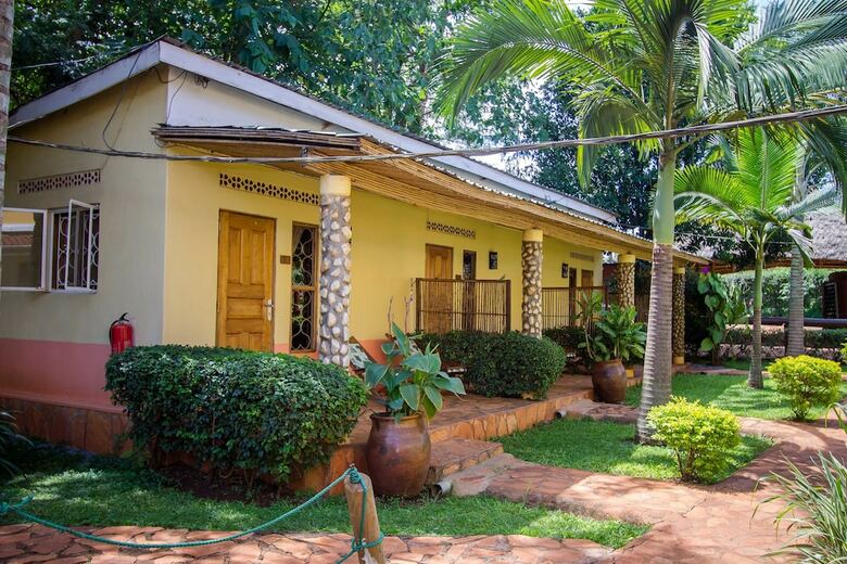 Hotel 2 Friends Guest House