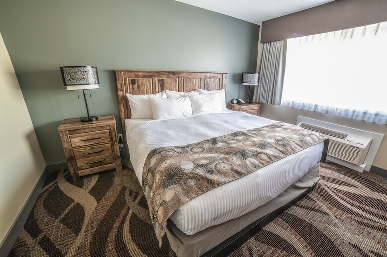 Hotel Prestige Hudson Bay Lodge