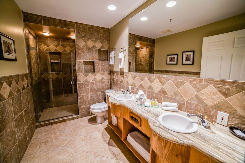 Hotel Prestige Hudson Bay Lodge