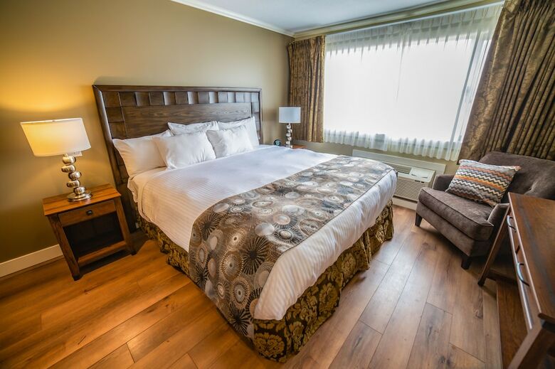 Hotel Prestige Hudson Bay Lodge