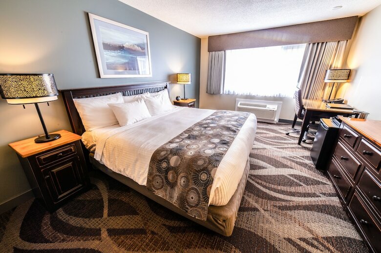 Hotel Prestige Hudson Bay Lodge