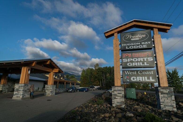 Hotel Prestige Hudson Bay Lodge