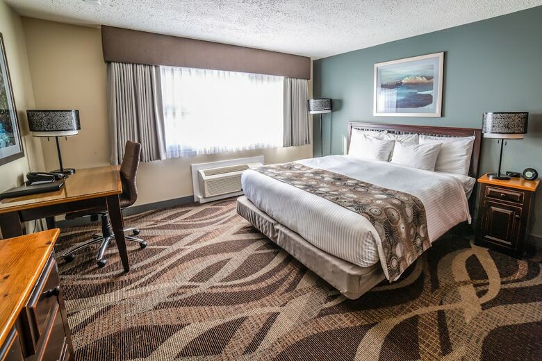 Hotel Prestige Hudson Bay Lodge