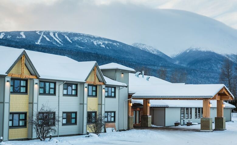 Hotel Prestige Hudson Bay Lodge