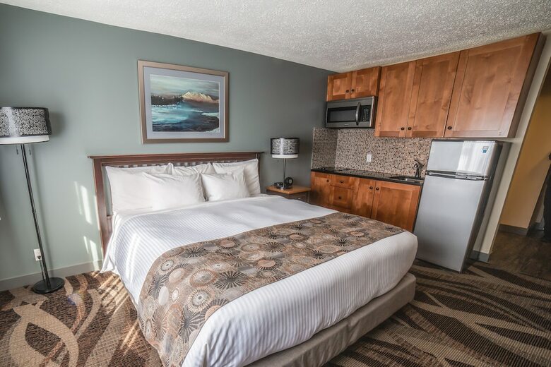 Hotel Prestige Hudson Bay Lodge