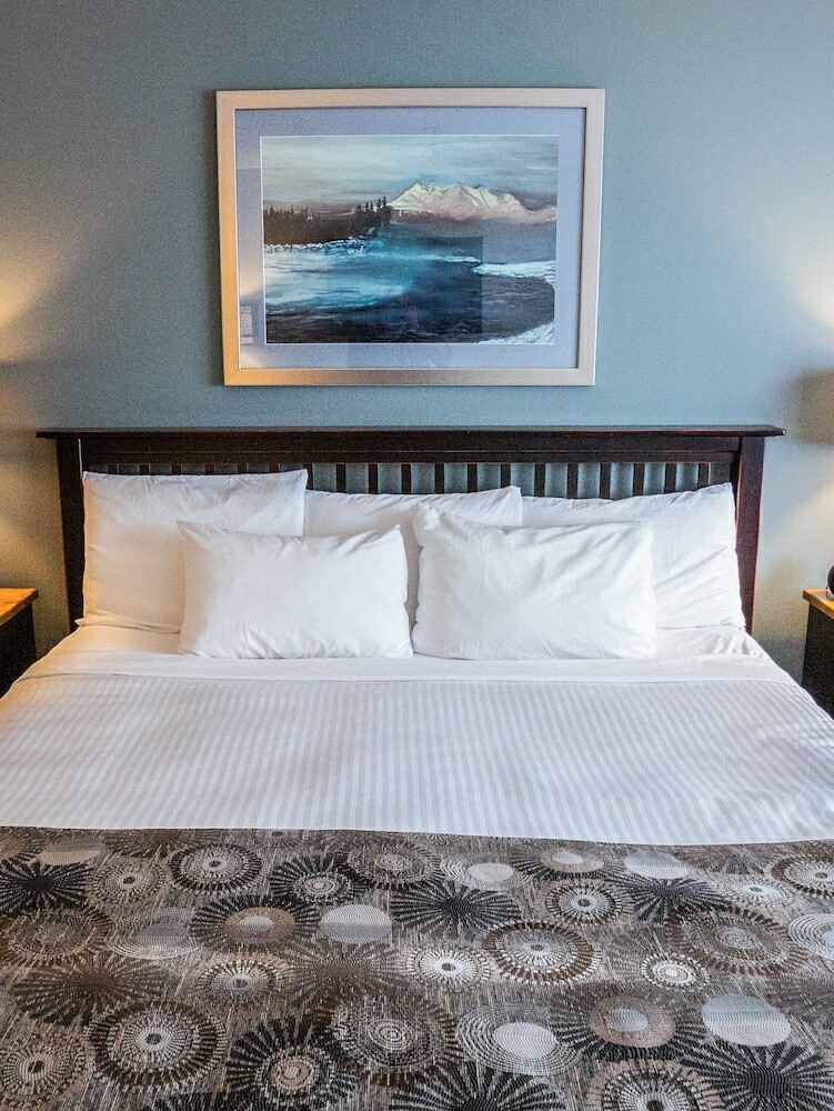 Hotel Prestige Hudson Bay Lodge