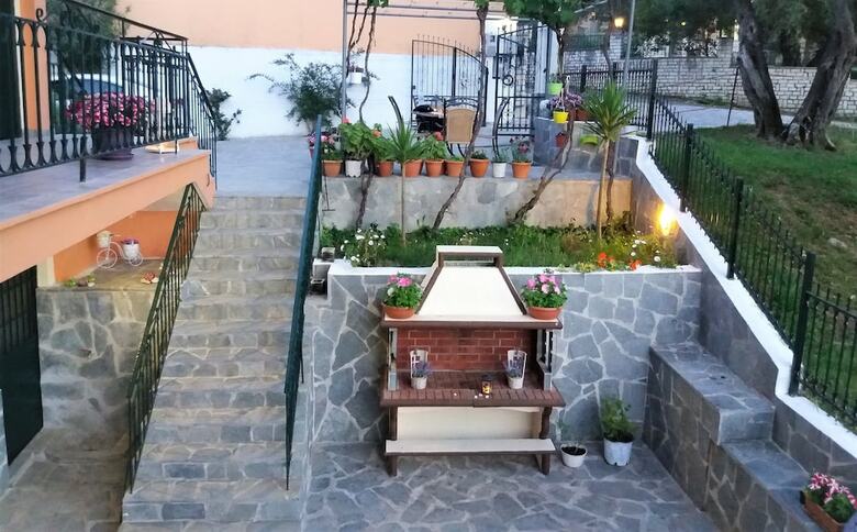 Ziogas Apartments