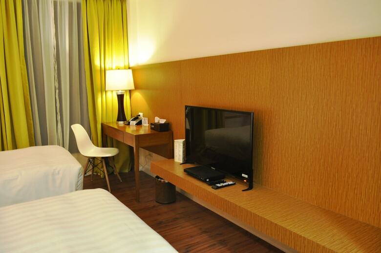 Hotel The Ferra Premier By Jg