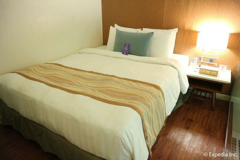 Hotel The Ferra Premier By Jg