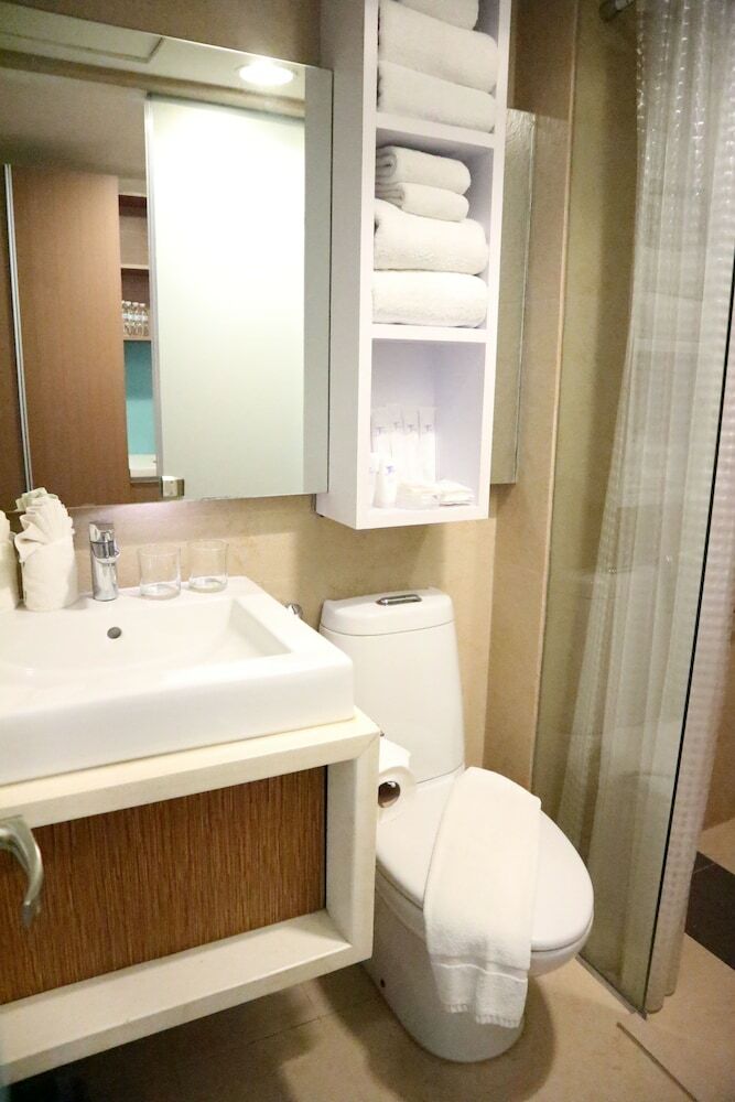 Hotel The Ferra Premier By Jg