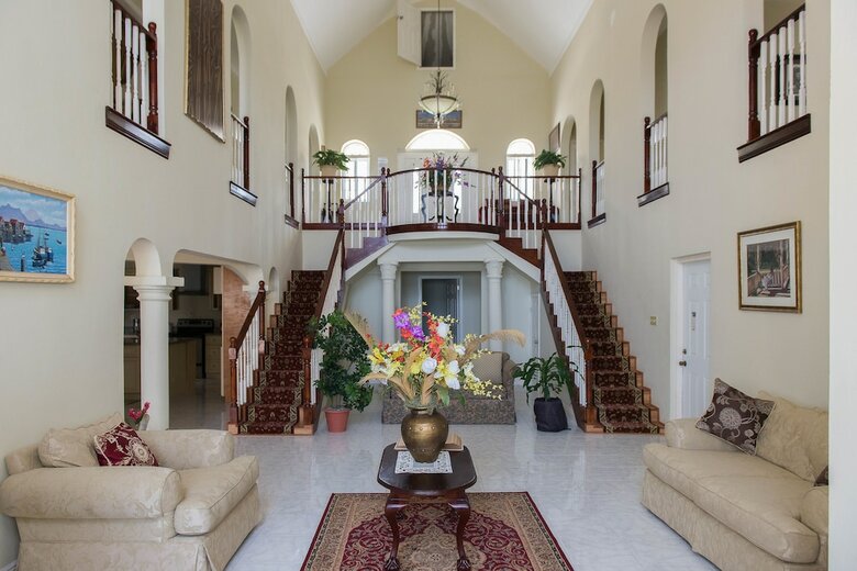 The Royal Kensington Villa