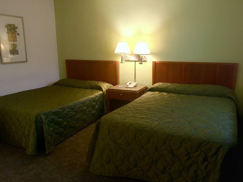 Hotel Oasis Inn
