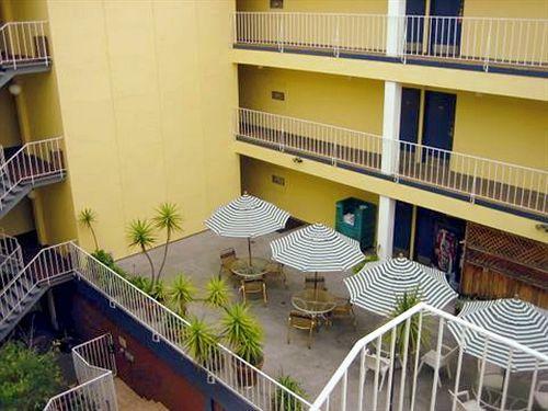 Hotel Oasis Inn