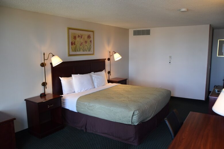Hotel National 9 Gillette