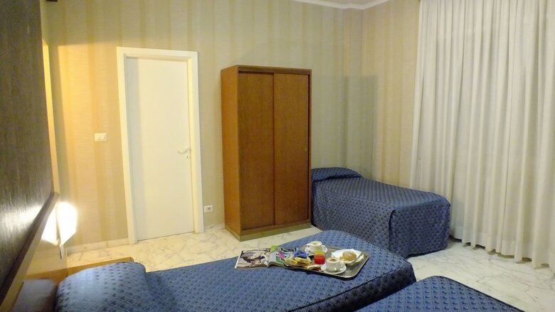 Hotel Consul