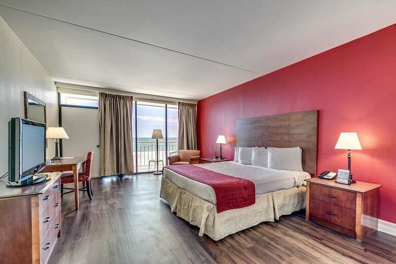 Hotel Summer Wind Inn & Suites