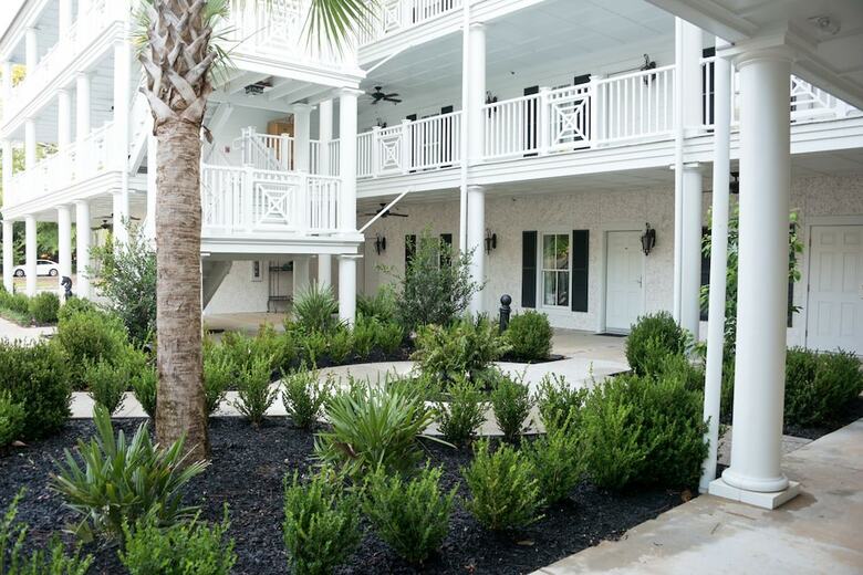 Hotel Carriage House Inn