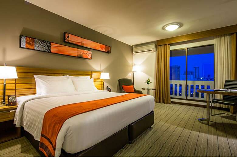 Maple Hotel