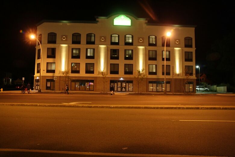 Hotel Wingate By Wyndham Niagara Falls