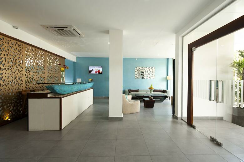 The Beach - All Suite Hotel