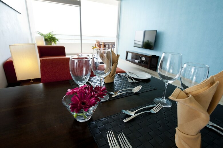 The Beach - All Suite Hotel