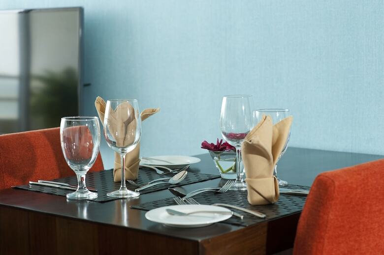 The Beach - All Suite Hotel