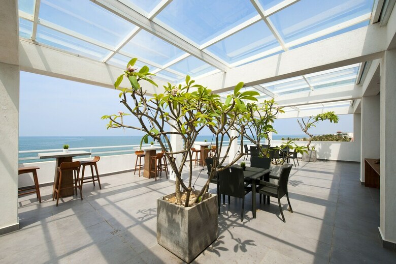 The Beach - All Suite Hotel