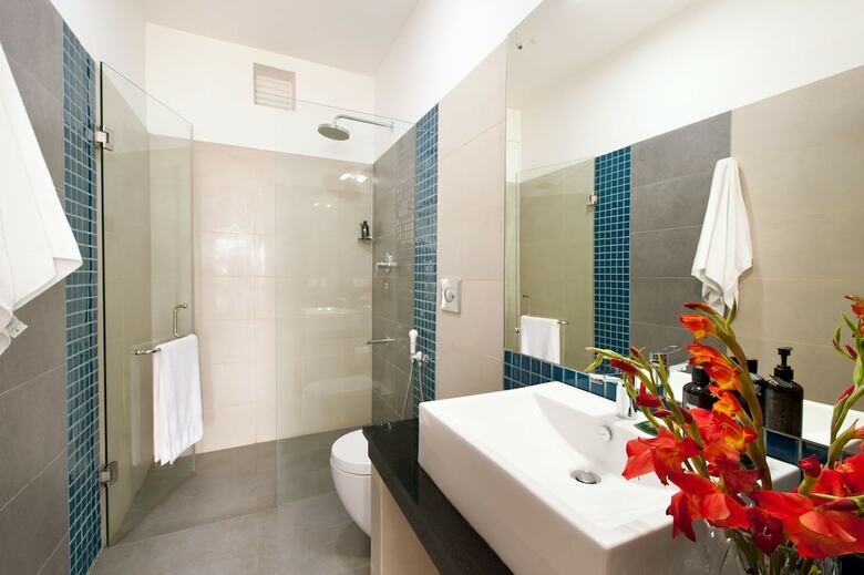 The Beach - All Suite Hotel