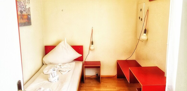 Hotel Easy - Living Budget Rooms