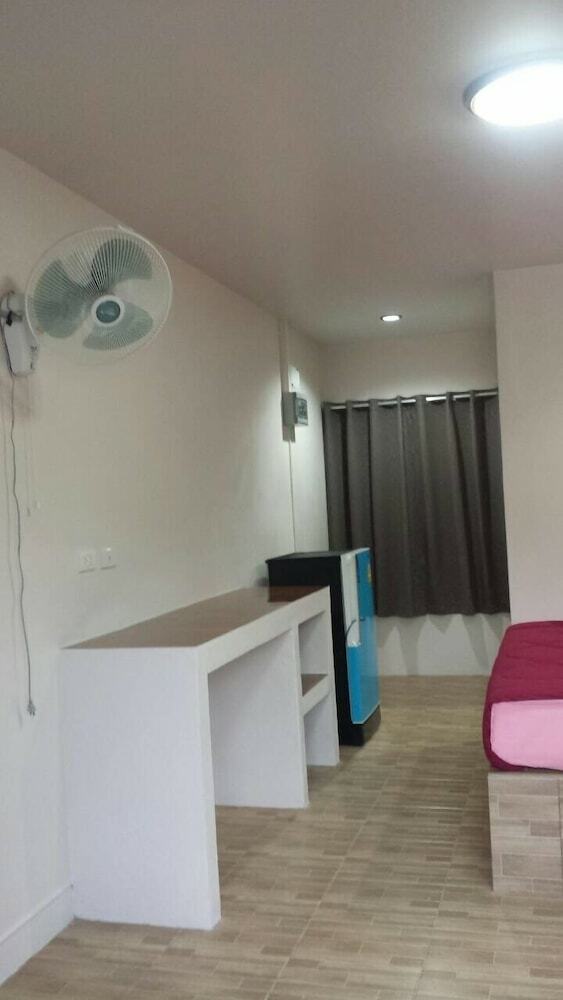 Hostal Sairee Center Guesthouse
