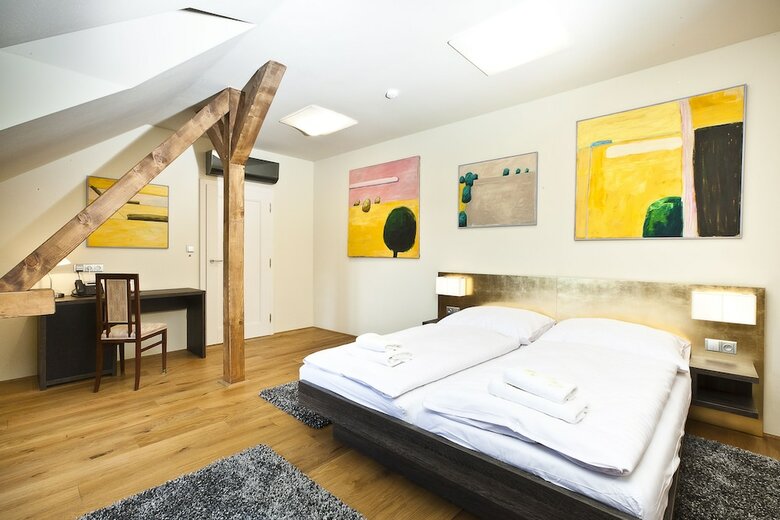 Hotel Latr�n